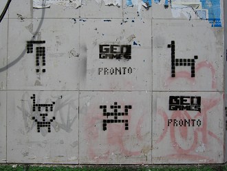 Fussg�ngerpassage Bolognesi ("pasaje
                        Bolognesi"), Geoglyphengraffiti auf einer
                        Fassade, Nahaufnahme