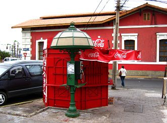 Kreuzung Sotomayorstrasse / Pratstrasse,
                          eine �ffentliche Telefonzelle