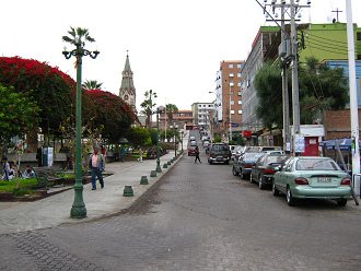 Kolumbusplatz, Sicht 03 (Strasse 7.
                                Juni)