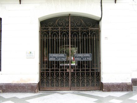 Die Bahnstation der Z�ge von Arica nach La
                        Paz, der Eingang