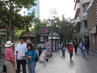 La entrada de la estaci�n "Universidad
                        de Chile"