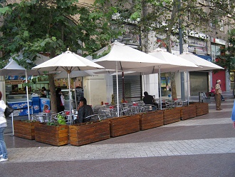 Paseo Ahumada, caf� con terraza
