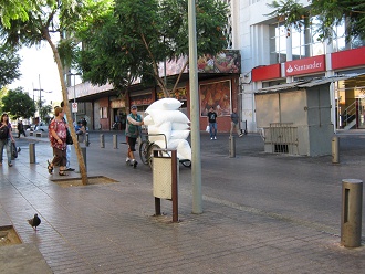 Calle 21 de mayo, tr�cicli de transporte