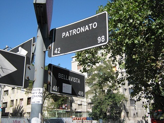 R�tulos calle Patronato con calle Bella
                        Vista