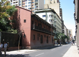 Avenida McIver, casa roja