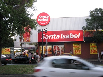 Avenida Cumming, el centro comercial
                        "Santa Isabel"