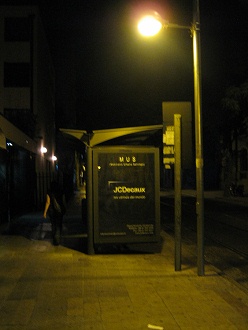 La avenida Catedral, casita de la estaci�n
                        de buses