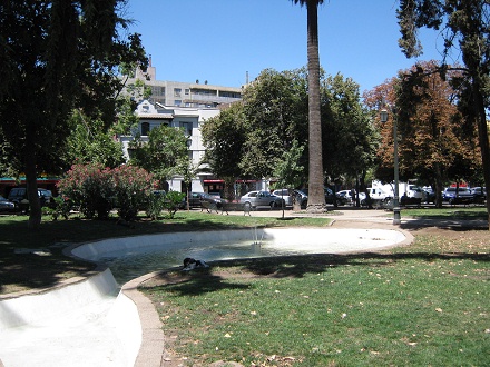 Plaza Brasil, fontana sin acceso