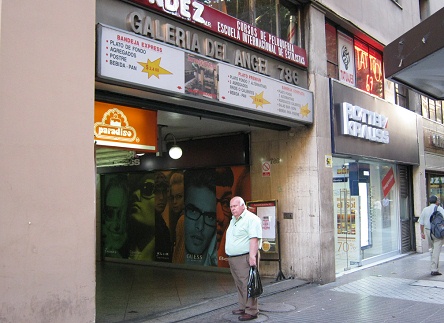 Calle Hu�rfanos, "Galer�a
                                  del �ngel" y un gordito
