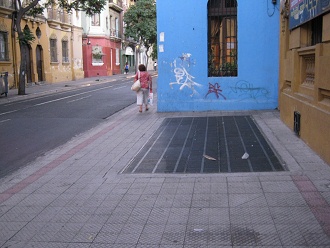 Calle Catedral, reja de ventilaci�n del
                          metro