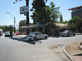 R�tulo de la calle P�o Nono con la
                          indicaci�n "barrio Bellavista"