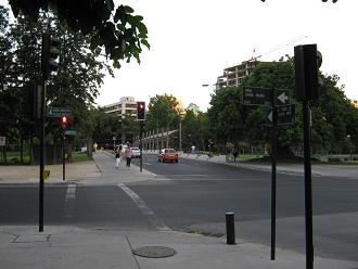Cruce de la avenida Valdivia con la
                          venida Santa Mar�a