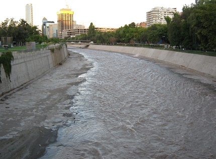 Vista al r�o Mapocho cerca del
                                  parque de esculturas
