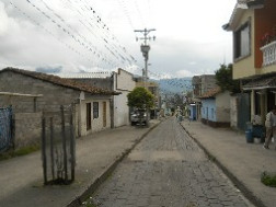 Die Peguche-Strasse