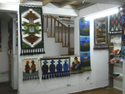 Wand mit weiteren Wandteppichen