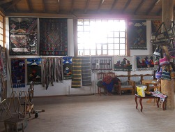 Saal mit Wandteppichen