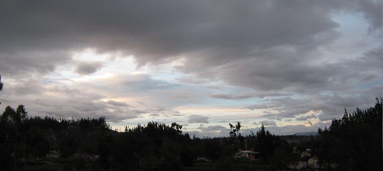 Farbiger Wolkenhimmel �ber Huasalata,
                          Grossaufnahme