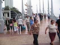 Und wieder war in Guayaquil das Ph�nomen
                        der Fettsucht anzutreffen.