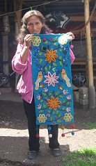 Ayacucho, die Webereiwerkst�tte
                                    der Familie Sosa aus Milpo (Millpu),
                                    Avenida Las Palmeras 301 (2009)