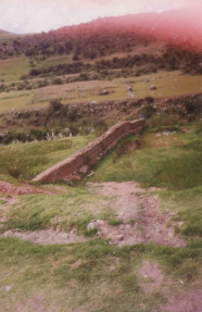 On Via Libertadores, wall of clay