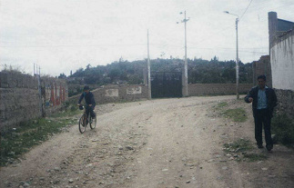 Avenida Andamarca, carretera catastr�fica,
                        ciclista y peat�n