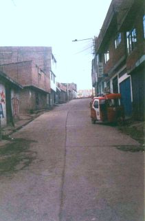 Jiron La Mar, Strassenbild mit Mototaxi