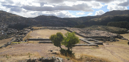Cusco Sacsayhuam�n: terrace
                                      4: groundwork and views - criminal
                                      racist Christian pigs destroyed
                                      all the beautiful buildings