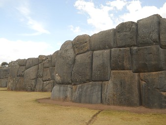 Cusco Sacsayhuam�n, gigantische Zickzackmauer 09