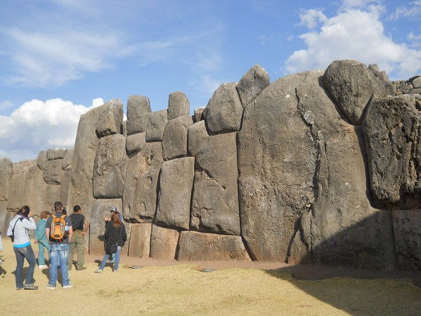 Cusco Sacsayhuam�n, gigantische Zickzackmauer 20