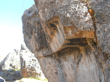 Sacsayhuam�n (Cusco), grosser Steinbruch, la roca con trono con die umgedrehte Treppe, Detail 4, die Schnittfl�chen 1