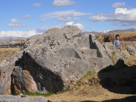 Sacsayhuam�n (Cusco), grosser Steinbruch, noch ein Mehrfachthron