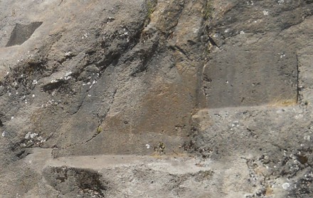 Details vom Treppen- und Thronfelsen "Chinchana grande", Ansicht 3, grosse Schnitte der grossen Thronfl�chen, Nahaufnahme 04
