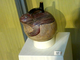 Ceramic bottle of Nazca culture
                                    in form of a toad
