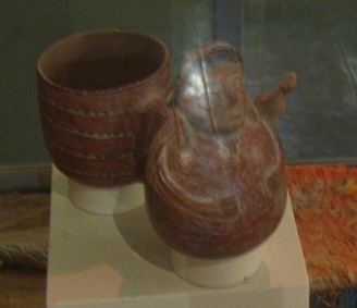 Figuras de cer�mica de la
                                    cultura Chincha, primer plano