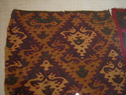 Tela 2 de la cultura Chincha,
                                    detalle 01