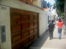 Miraflores, Avenida Bolognesi, get�fertes
                          Garagentor