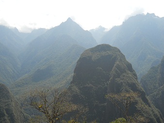 Vista a la monta�a Putucusi 01