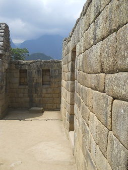 Muro exterior con puerta