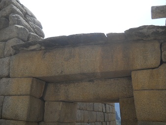 Puerta con enmarcamiento doble, primer plano 01