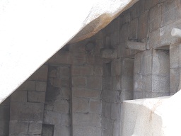 Paredes interiores de la cueva de momias 03