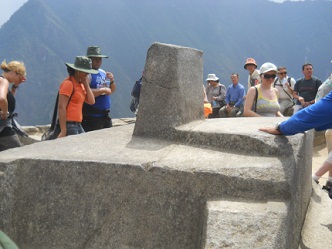 Machu Picchu: la piedra del reloj solar 07