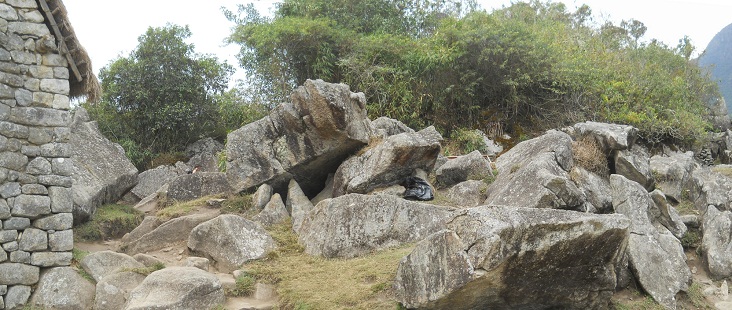 Machu Picchu, cantera zona de la piedra
                    sagrada, piedras planas gigantes, foto panor�mica