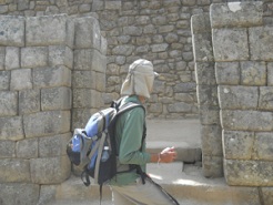 Turista con gorro completo