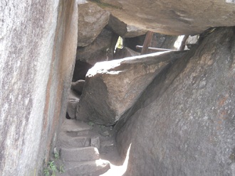 Subida a la cumbre de Huaynapicchu, el segundo
                    t�nel