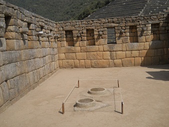 Machu Picchu: templo de espejos o
                                morteros