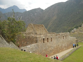 Machu Pichu: Grosse Mauern halten ohne M�rtel alle Erdbeben aus