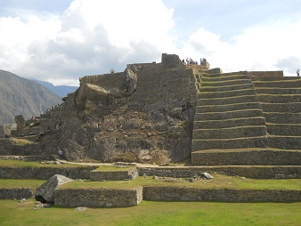 Sicht auf Sonnenpyramide Seitenansicht 2