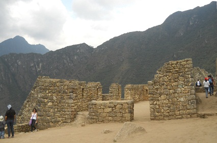 Machu Picchu: Mauern der Arbeitsh�user, Panoramafoto