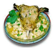 Kopfsuppe in der Sierra von Peru
                                  mit einem Schafskopf im Teller
