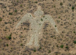 Der Adler von Oyot�n, Geoglyph 90 km �stlich von
                  Chiclayo, oder im n�rdlichen Lambayeque